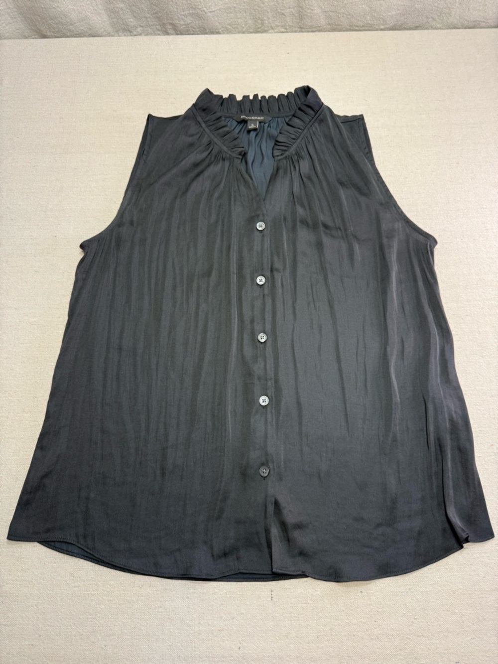 Banana Republic Black Sleeveless Ruffle-Neck Button Front Blouse - Size Small - Picture 7 of 13